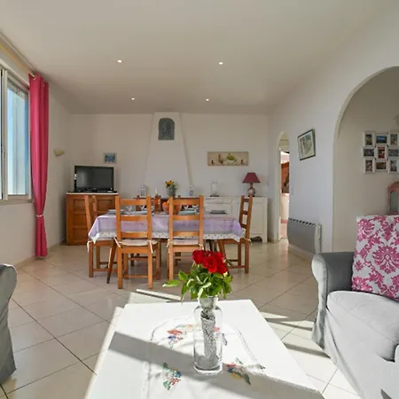 Semesterbostad La Rocade By Interhome